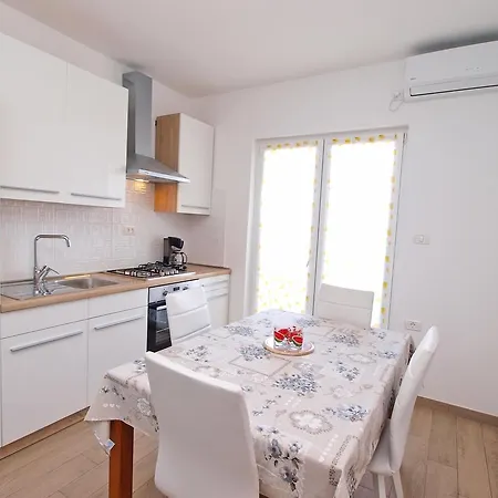 Nadija 1366 Appartement Pula