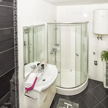 Nadija 1366 * プーラ